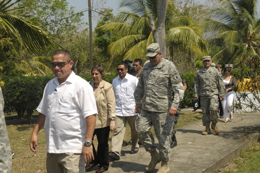 Army South CG kicks off Beyond the Horizon 2012