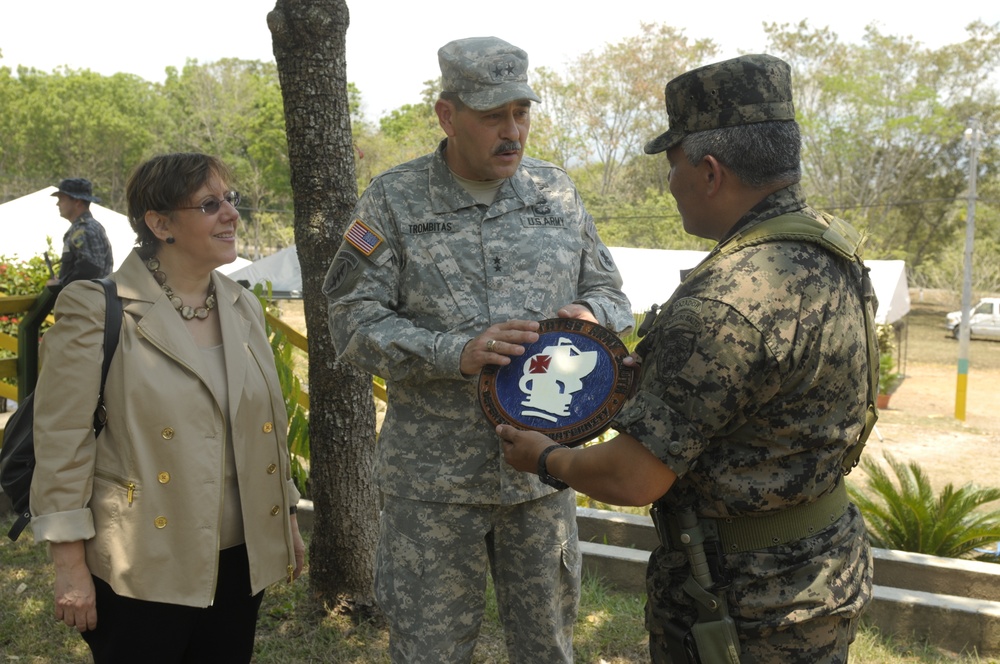 Army South CG kicks off Beyond the Horizon 2012