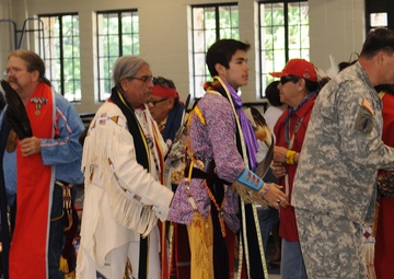Army South commanding general takes part in Fiesta Pow Wow