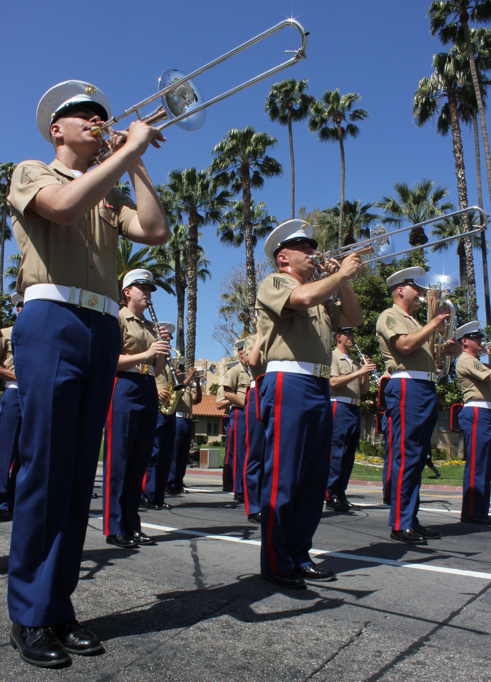 ‘A Salute to Veterans’ parade hosts 3rd MAW Band