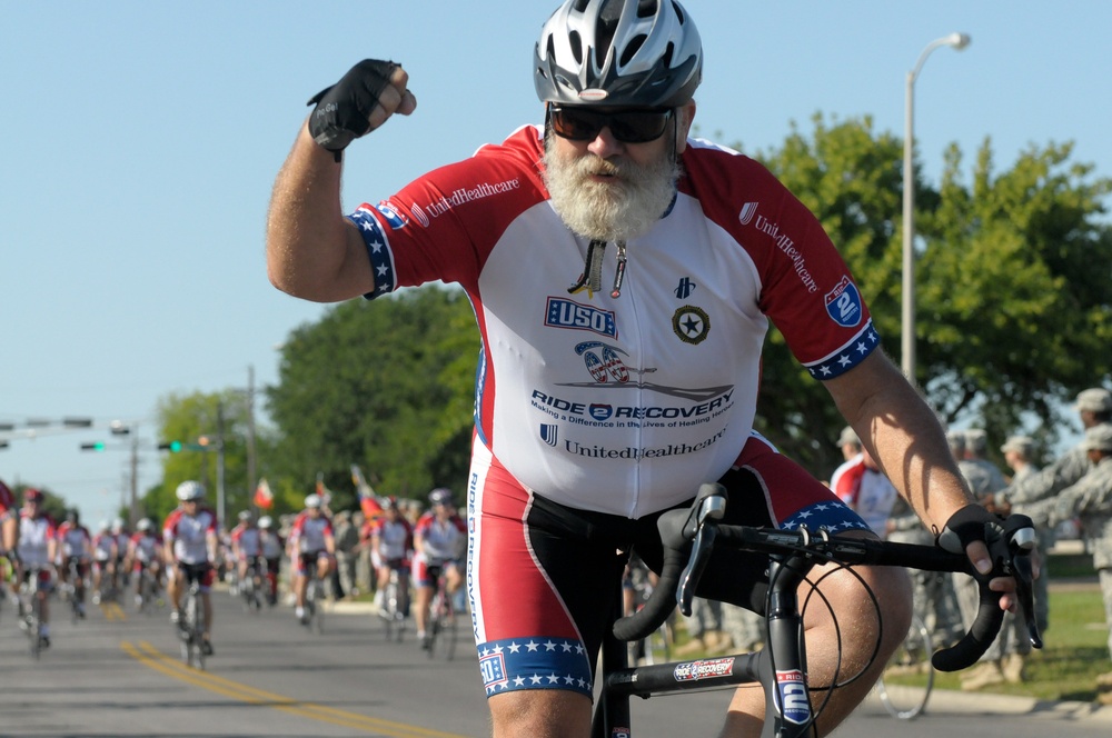 Division West soldiers ride for wounded warriors