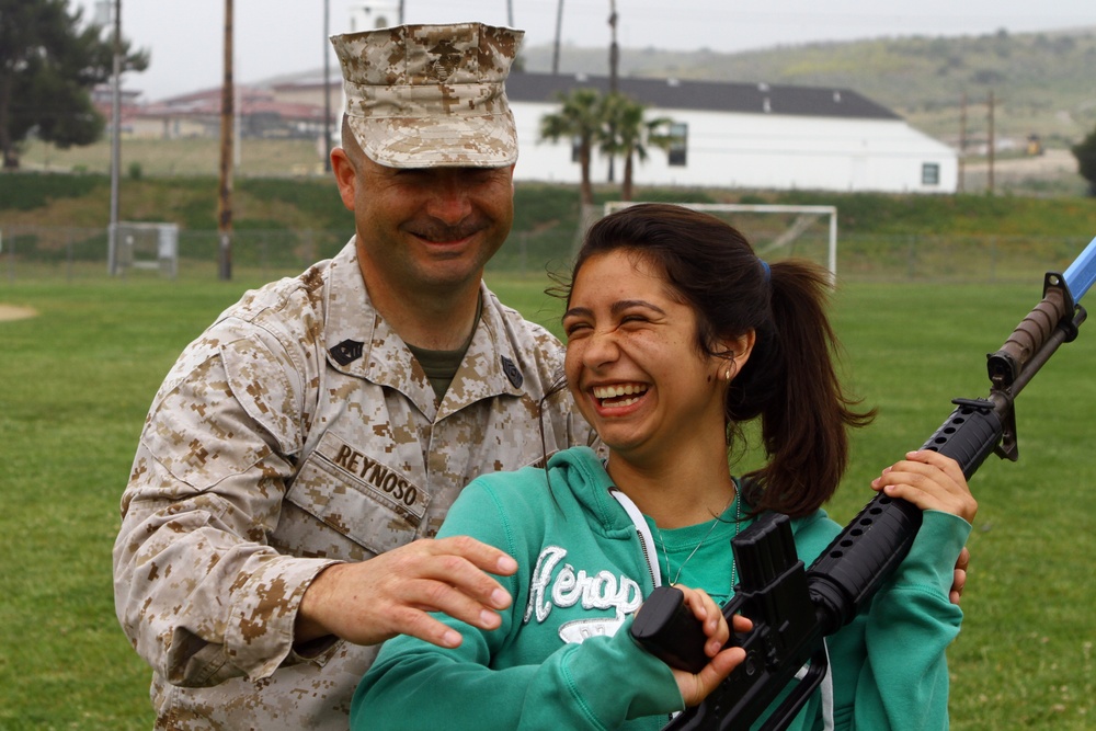 Artillery Marines introduce family and friends to military training