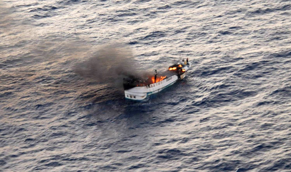VP-1 crew members help rescue Taiwanese fishermen