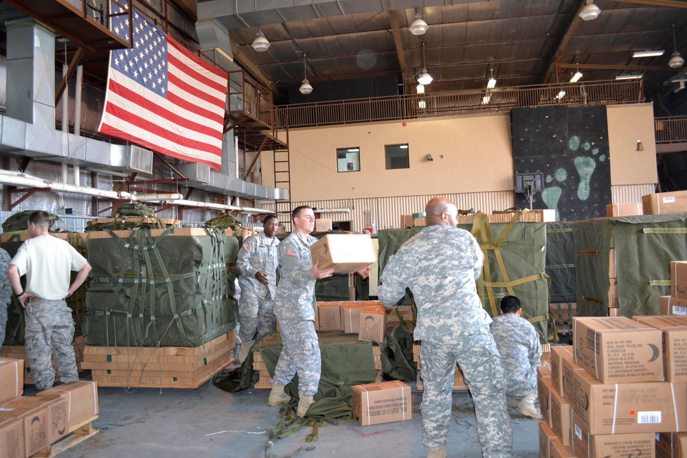 Soldiers from the 19th Expeditionary Sustainment Command rigging and airdrop recovery training