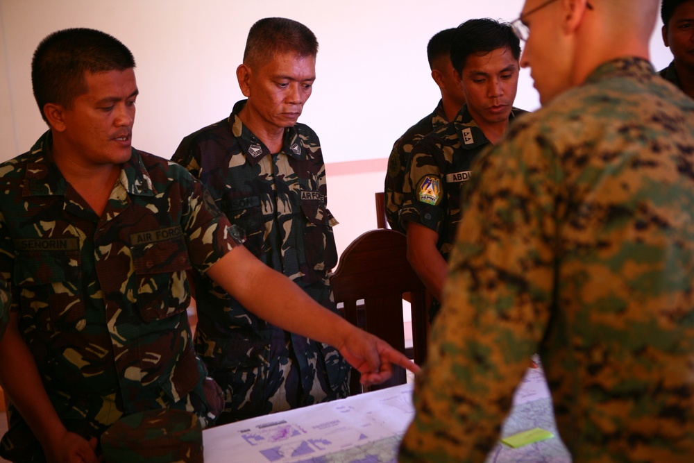 Convoy operation class keeps Philippines, US in gear