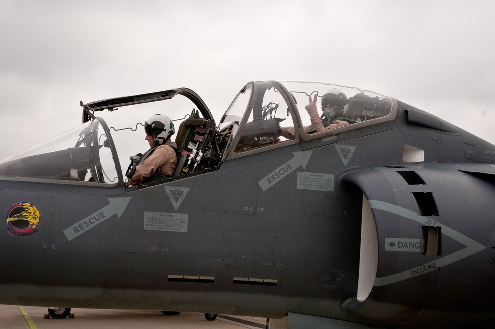 Sgt. Dakota Meyer honored by USMC during Thunder Over Louisville air show