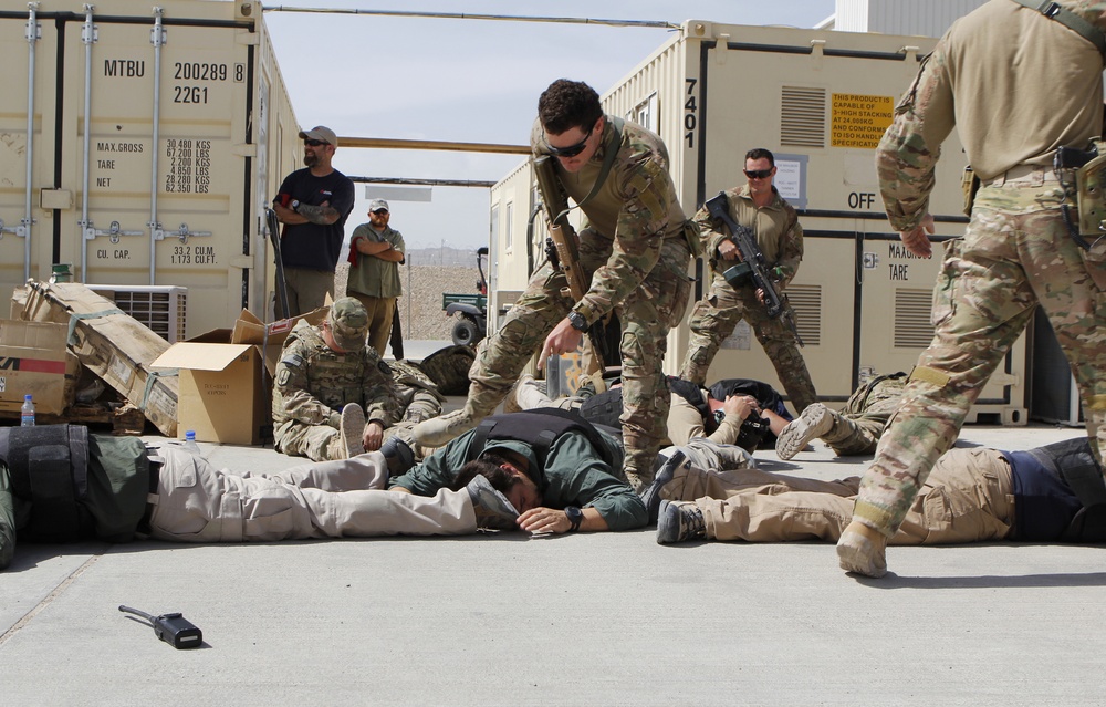 Columbia Helicopters team up with US soldiers for survival training in Afghanistan - special operations style