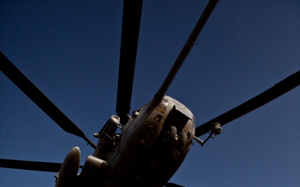 Logistics Marines assist infantry with resupply by air