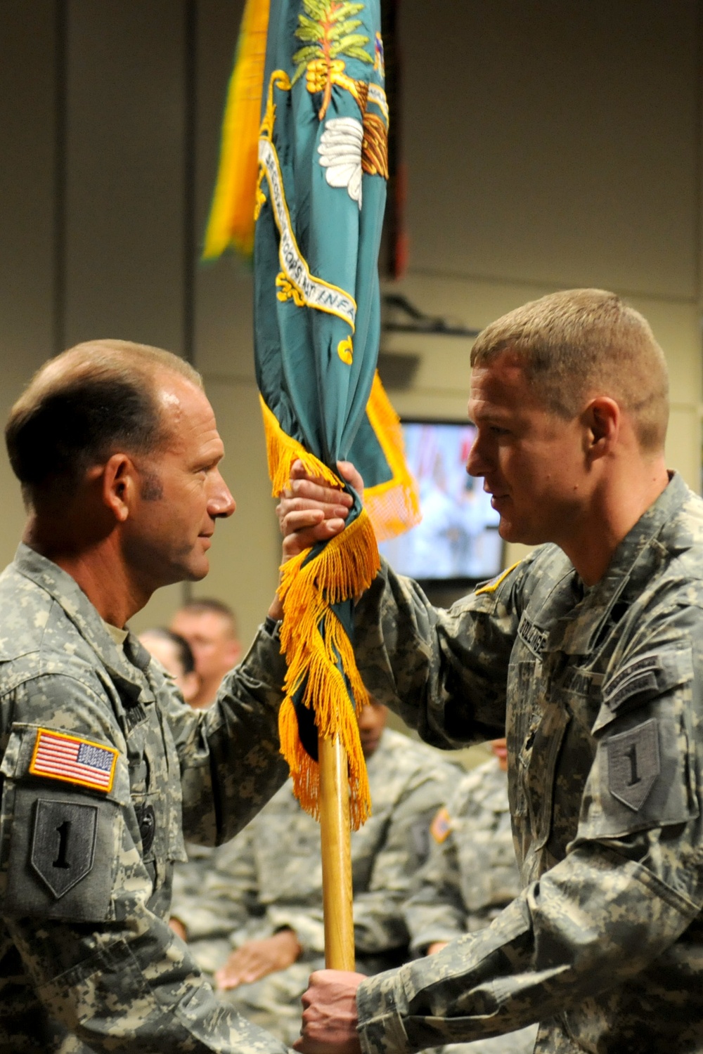 Duke command sergeants major hand over responsibilities