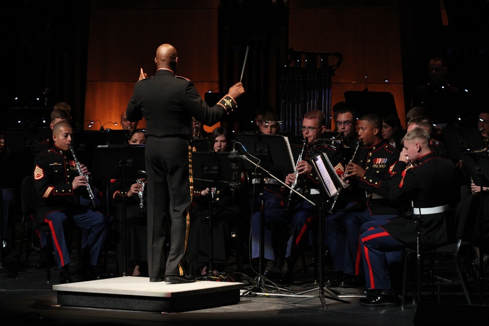 1st Marine Division Band performs in Escondido