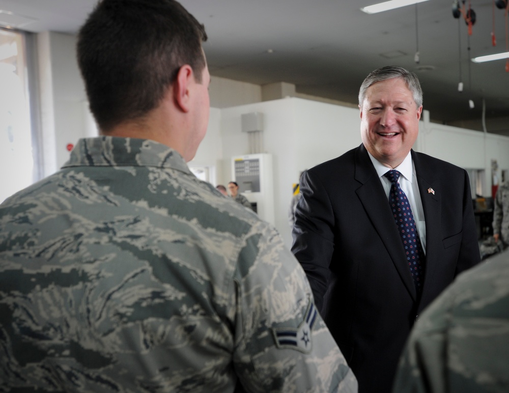 SecAF addresses airmen at Yokota