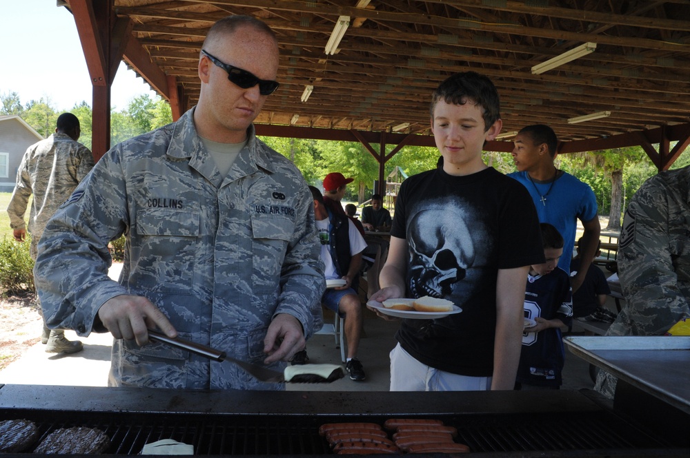 Airman volunteer with foster home