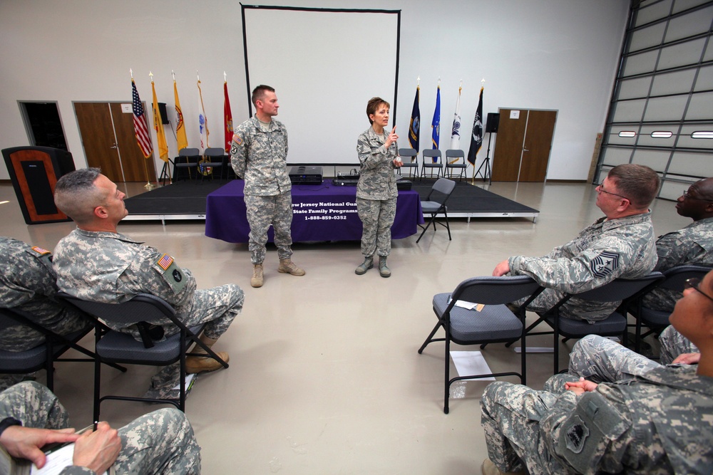 Senior enlisted leader speaks with New Jersey National Guard soldiers and airmen