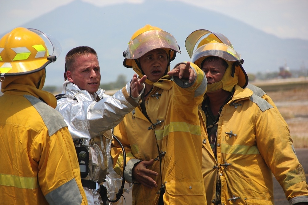 DVIDS - Images - Philippine, US Air Force conduct aircraft rescue training