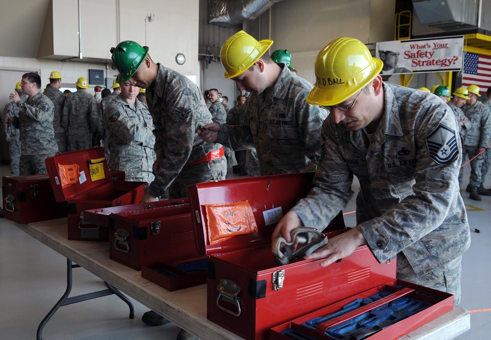 Maintainers Compete in MXG Olympics