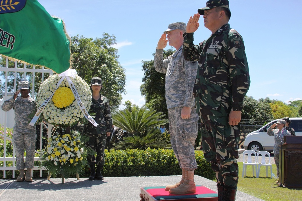 Philippine, U.S. soldiers pay respect to World War II POW Camp