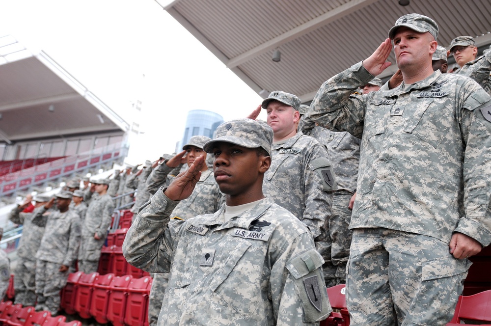 Duke soldiers honored at Reds game