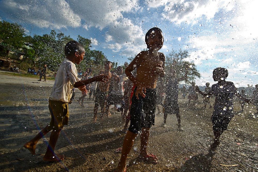 Balikatan 2012 Philippine and U.S. Marine forces make it rain