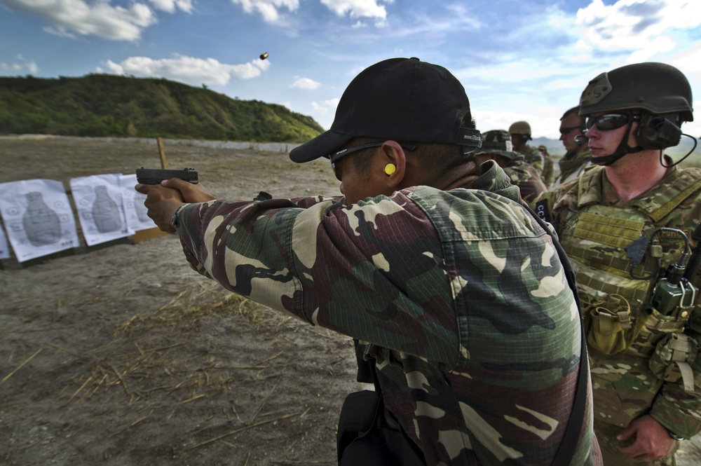 Balikatan 2012 US-Philippine special forces airmen conduct weapons familiarization training