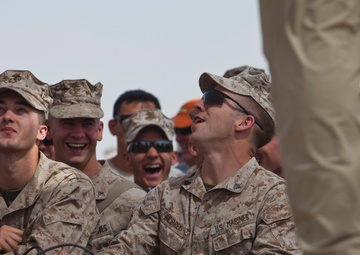 Toby Keith plays for US service members aboard Camp Dwyer