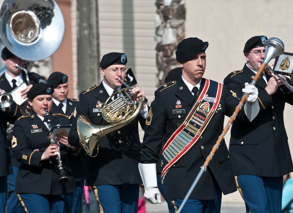 A welcoming presence: 56th Army Band the face of the Army in small town California