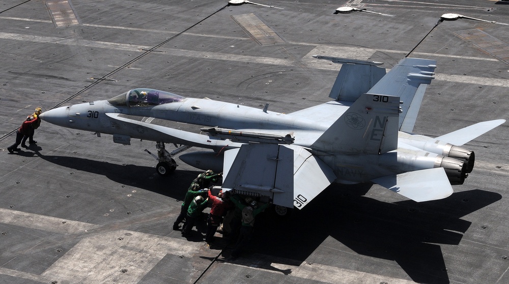 USS Abraham Lincoln flight deck