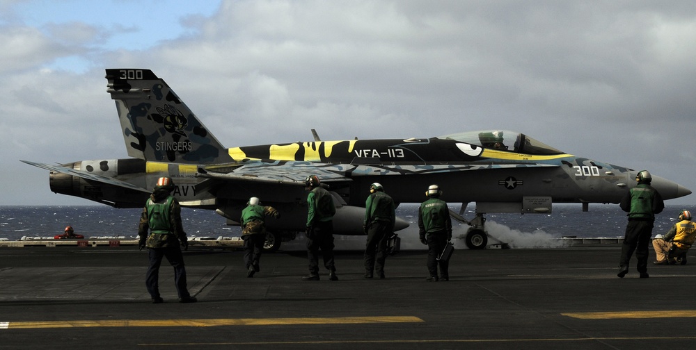 F/A-18E Super Hornet launch aboard USS Carl Vinson