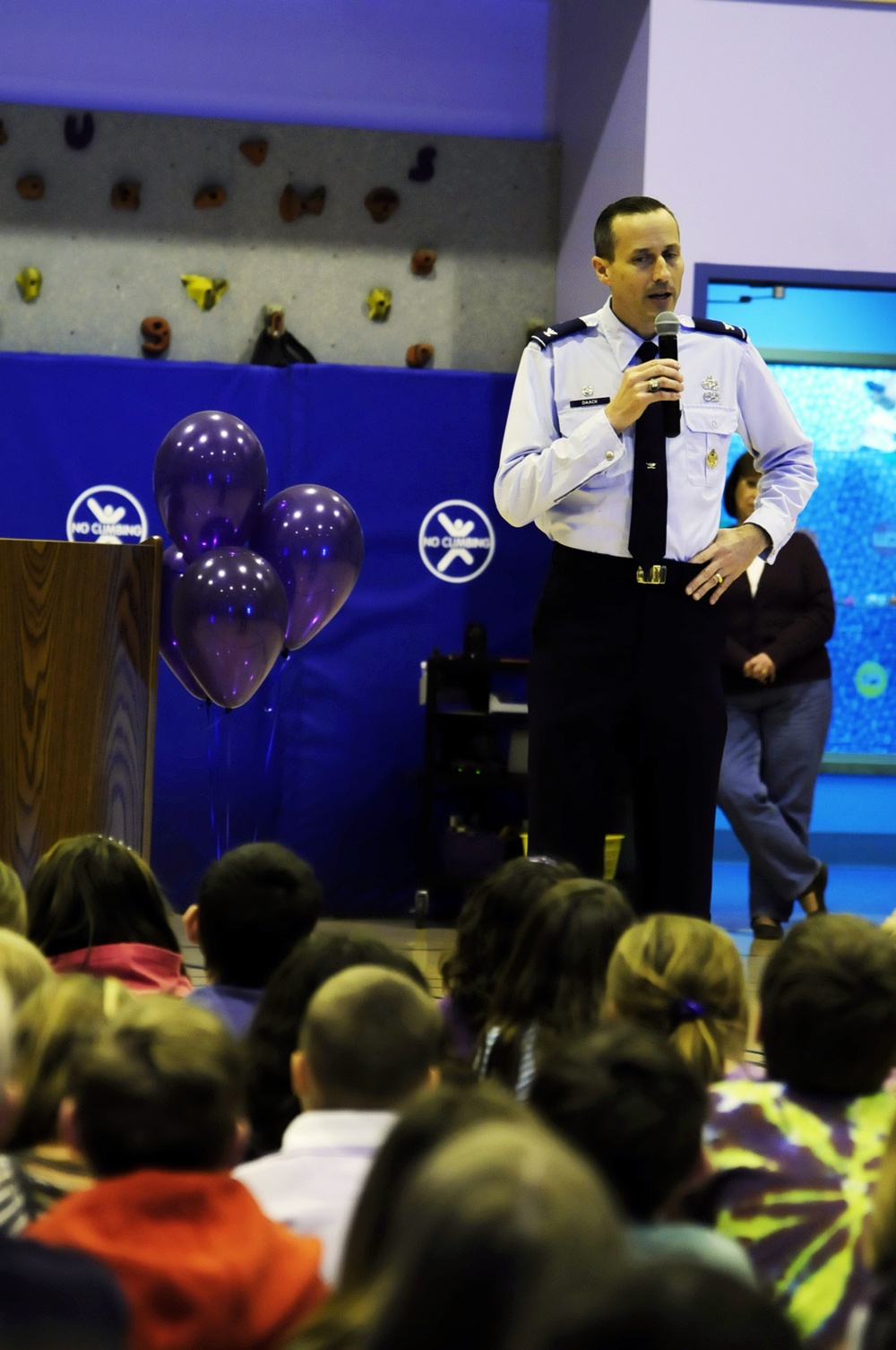 Crawford Elementary School celebrates Alaska's first &quot;Purple Up!&quot; day