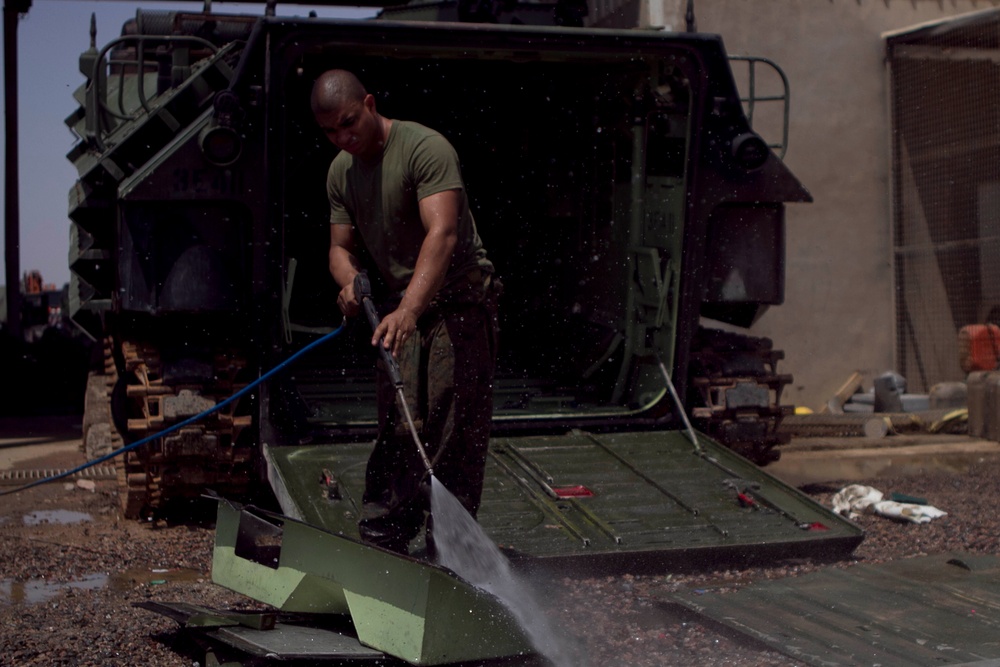 Marines wash equipment