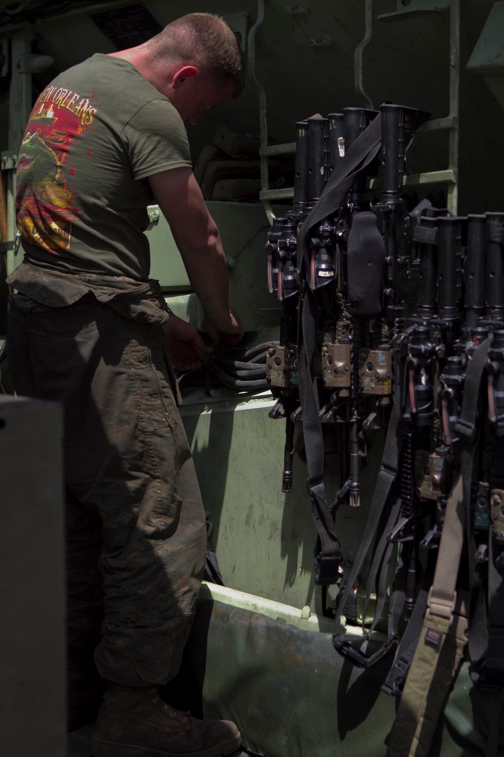 Marines wash equipment