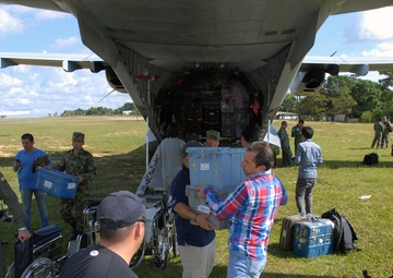 Colombian military, US Army civil affairs team up to help Colombian residents along remote countryside
