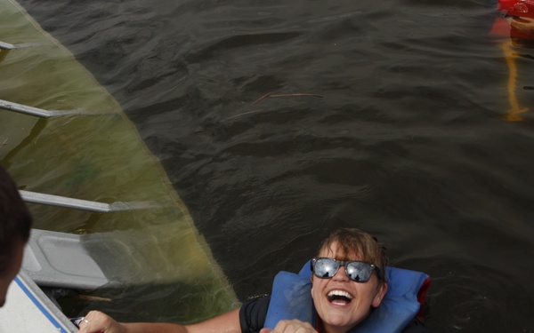 Volunteers 'Splash for Trash'