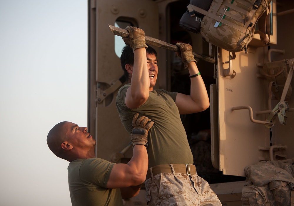 Pumping Iron: Marines stay fit on the road
