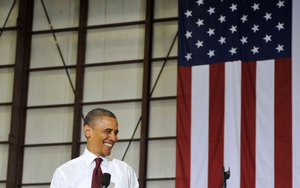 Obama makes surprise visit to Bagram Air Field