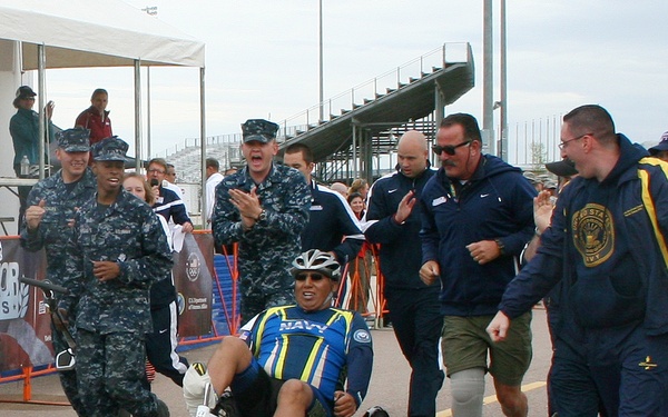 Wounded Warrior Shows Navy Fight Crossing the Finish