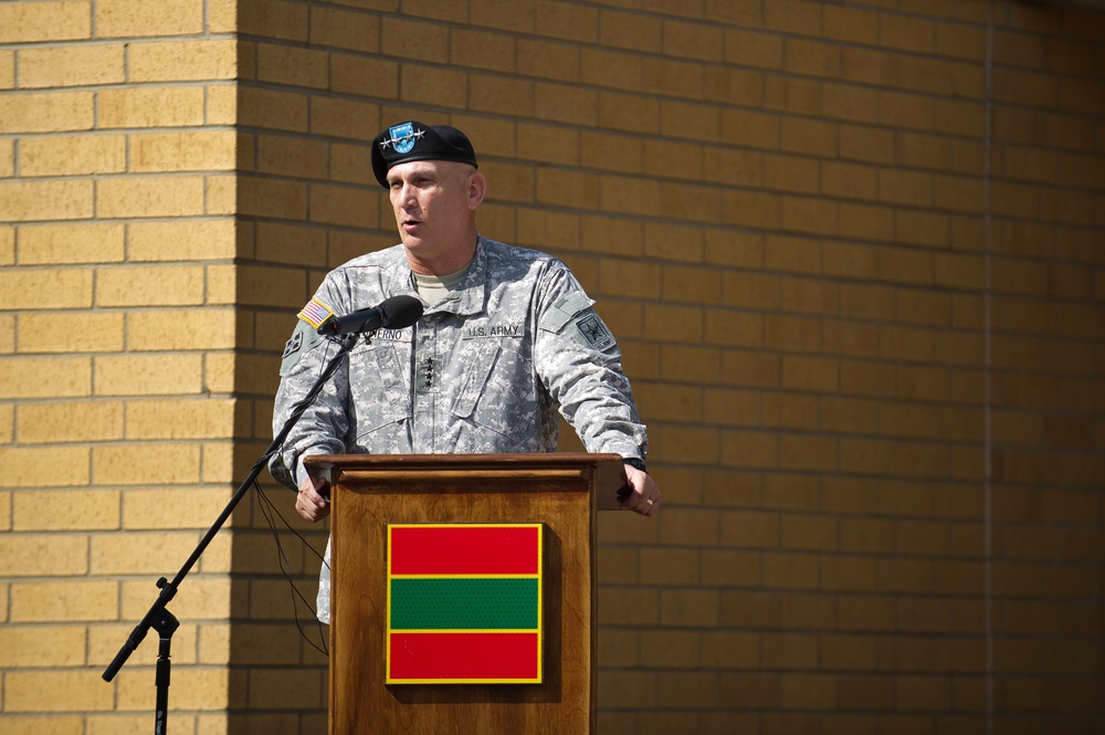 Odierno visits Fort Polk