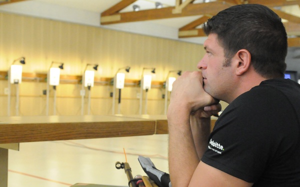 Army shooting team medals in air pistol event at 2012 Warrior Games