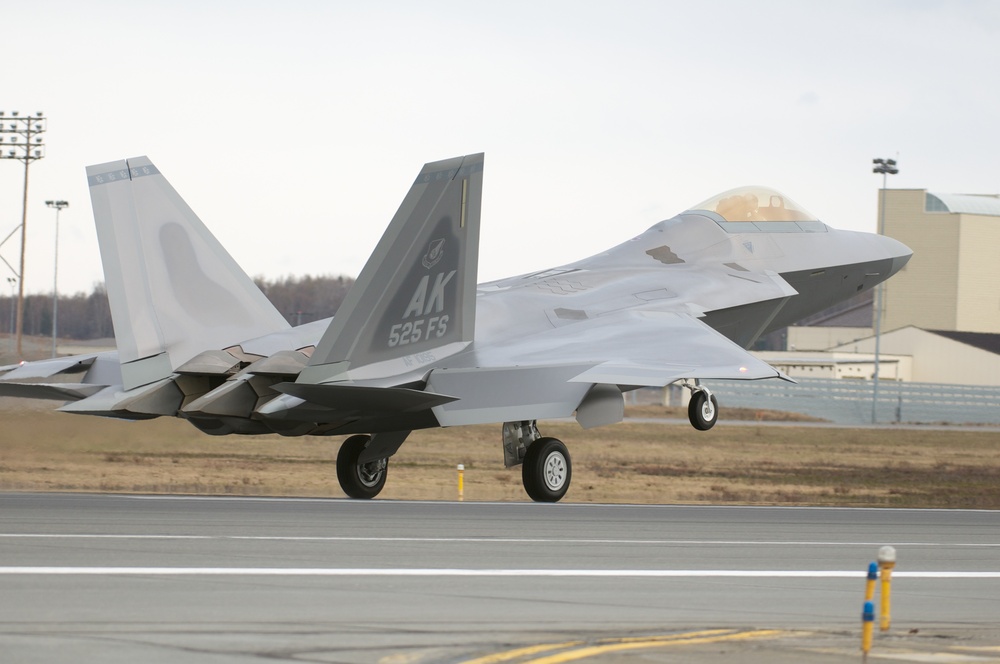 JBER accepts delivery of last F-22 Raptor