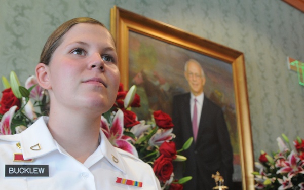 Kentucky Miltary Police guards derby trophy