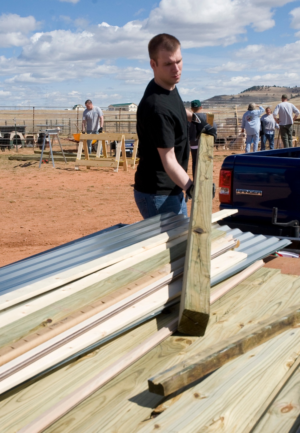 Airmen team up to build shelter