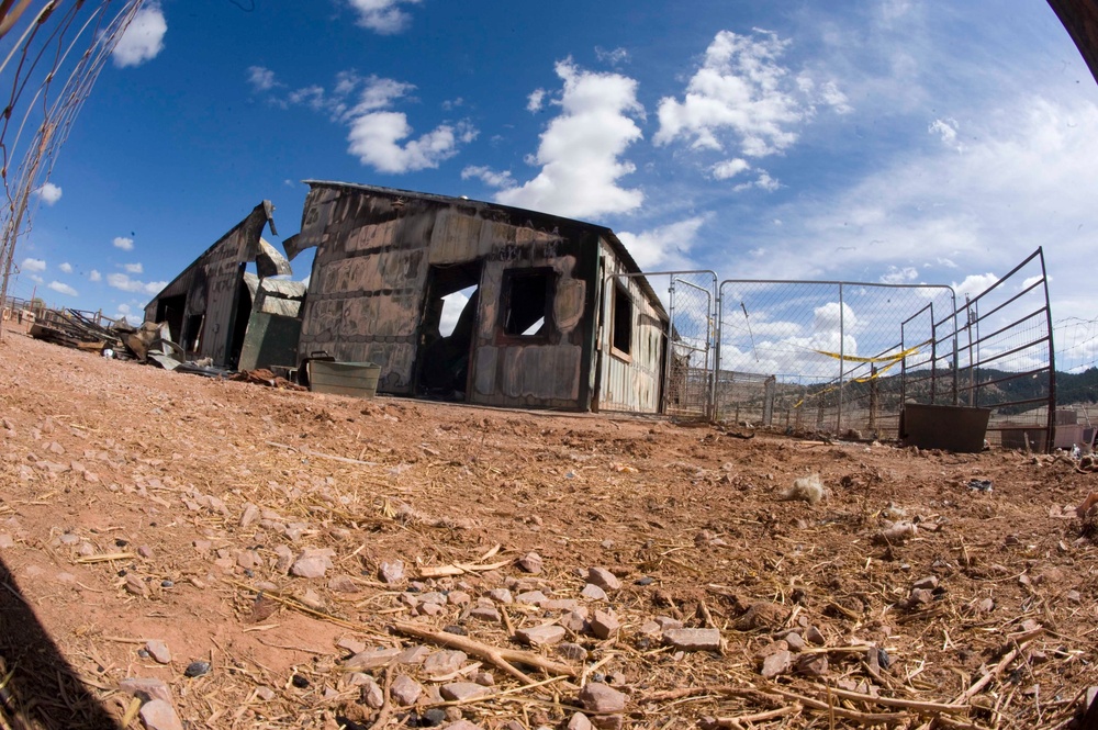 Airmen team up to build shelter