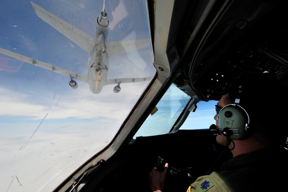 Conducting aerial refueling operations