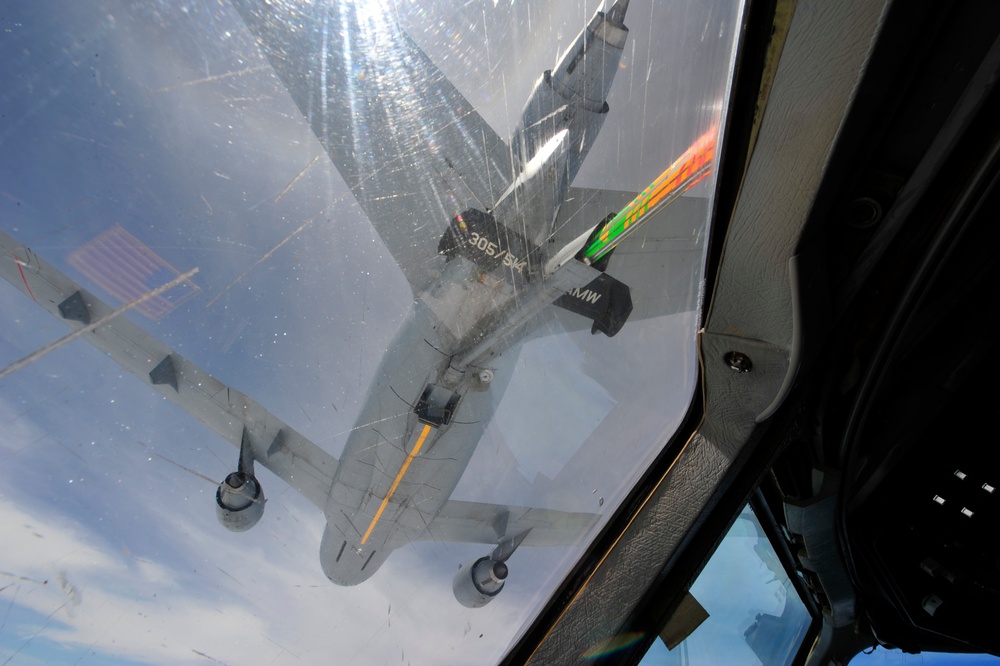 Conducting aerial refueling operations