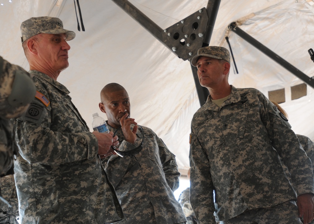 FORSCOM commander visits Fort Bliss