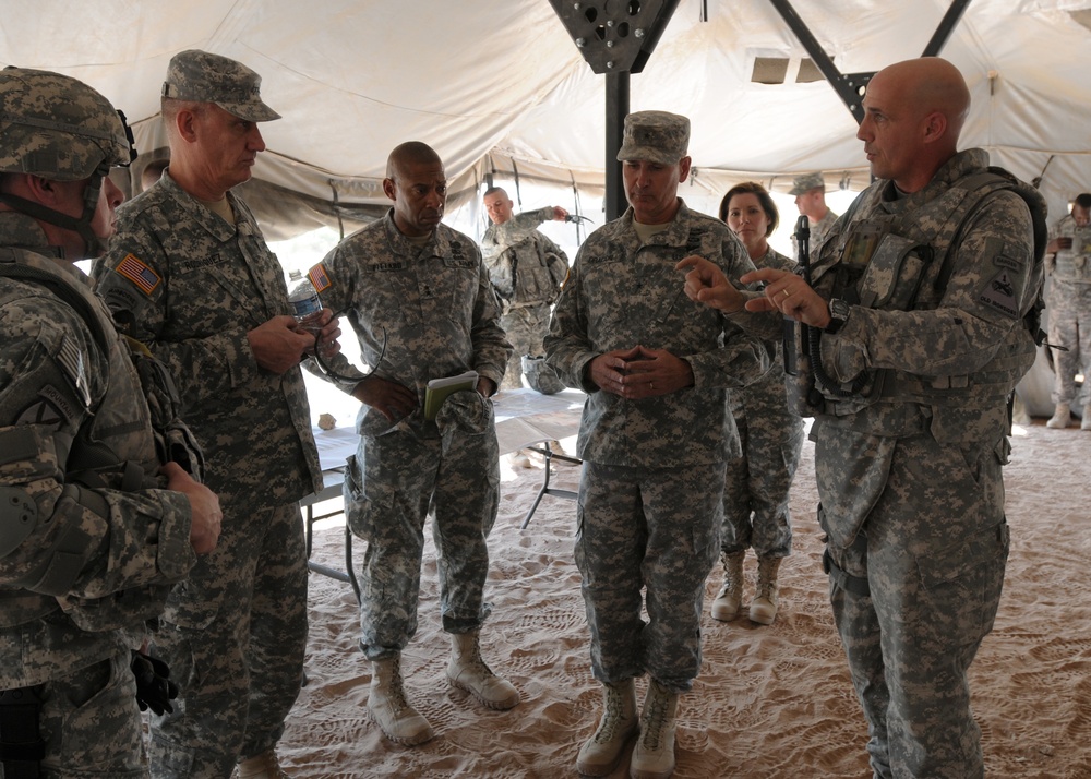 FORSCOM commander visits Fort Bliss