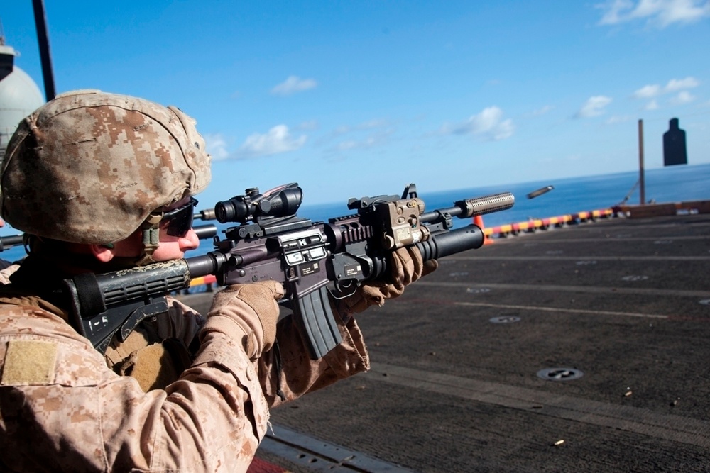Recon conducts small-arms firing