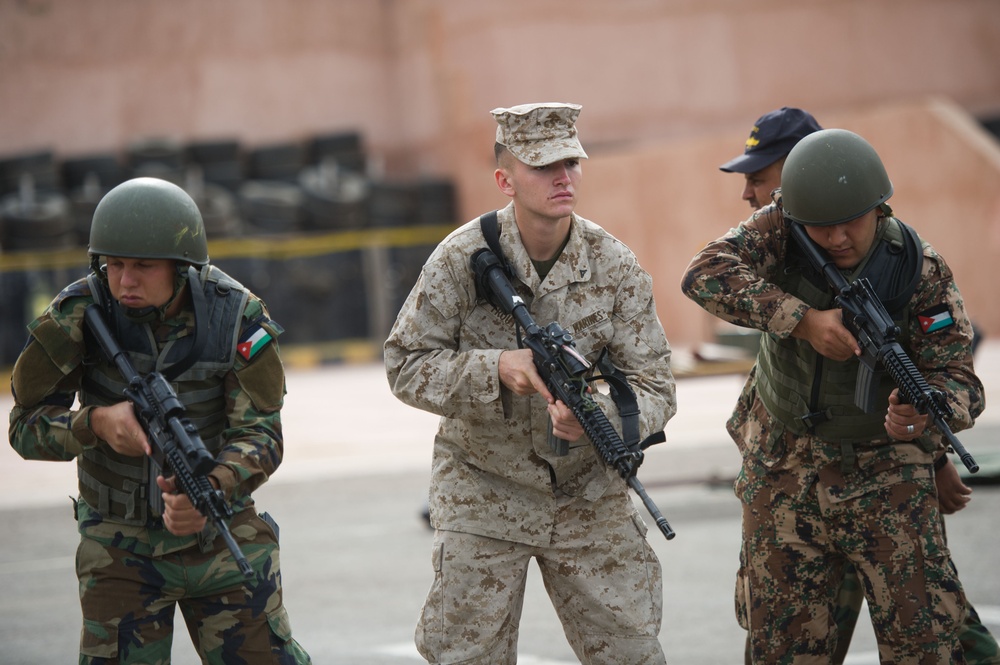 Marines train in Jordan