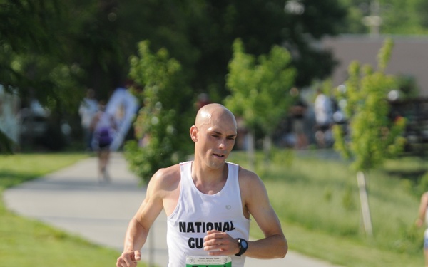 National Guard runners beat heat, pound ground to qualify for 2012-2013 All Guard Marathon Team