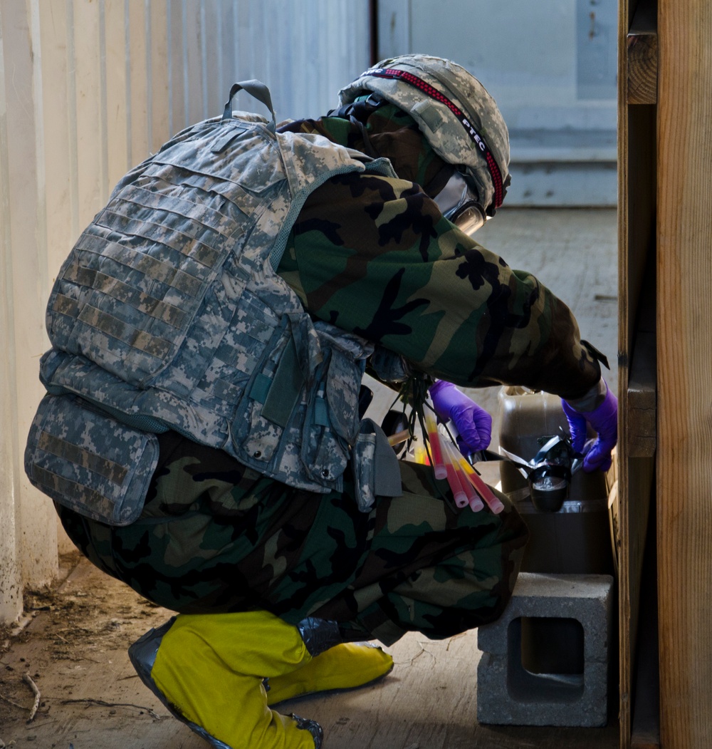 Army chemical specialists training to keep America safe