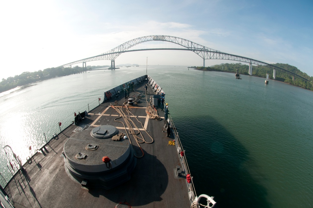 USS Underwood approaches the Bridge of the Americas